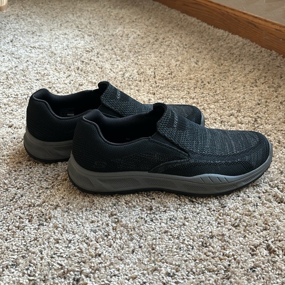 Skechers Slip On Shoes - Picture 2 of 9